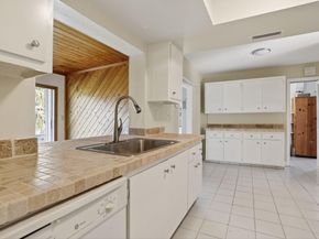 1190 NW 69th Avenue, Margate FL 33063