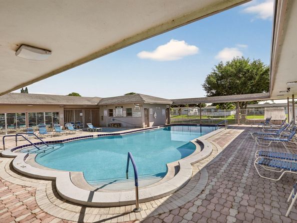 1190 NW 69th Avenue, Margate FL 33063