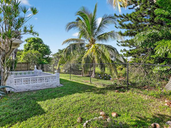 1190 NW 69th Avenue, Margate FL 33063