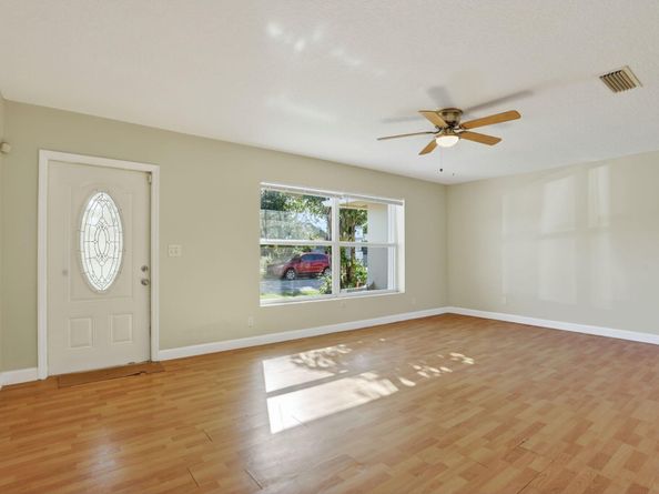 1190 NW 69th Avenue, Margate FL 33063