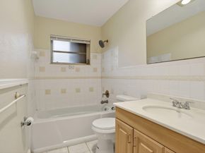 1190 NW 69th Avenue, Margate FL 33063