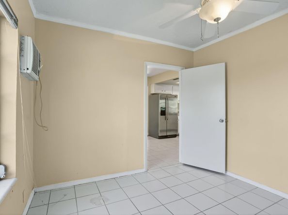 1190 NW 69th Avenue, Margate FL 33063