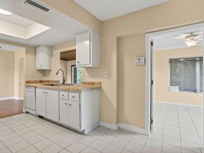 1190 NW 69th Avenue, Margate FL 33063