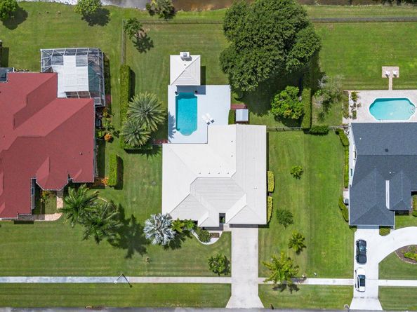 15900 Meadow Wood Drive, Wellington FL 33414