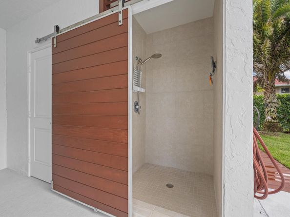 15900 Meadow Wood Drive, Wellington FL 33414