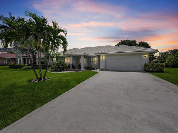 15900 Meadow Wood Drive, Wellington FL 33414