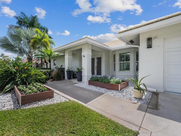 15900 Meadow Wood Drive, Wellington FL 33414