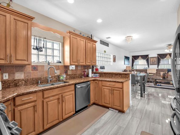 3471 NW 112th Ave, Coral Springs FL 33065