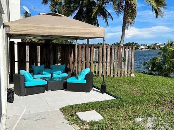 6354 Buena Vista Dr, Margate FL 33063