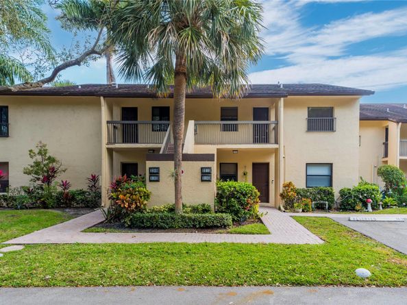 3211 S Carambola Cir S 23106, Coconut Creek FL 33066