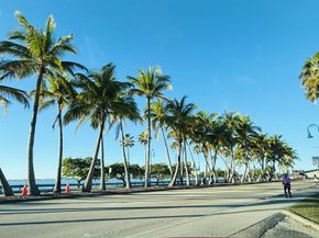 2102 Lake Osborne Drive 15, Lake Worth Beach FL 33461