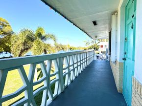 2102 Lake Osborne Drive 15, Lake Worth Beach FL 33461