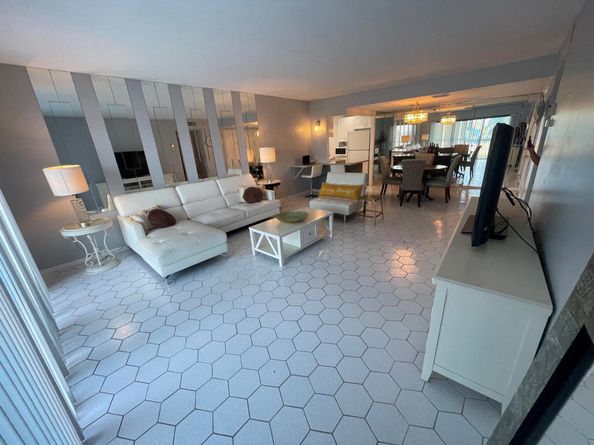 2600 N Flagler Drive 301, West Palm Beach FL 33407