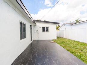 6370 Plunkett Street, Hollywood FL 33023