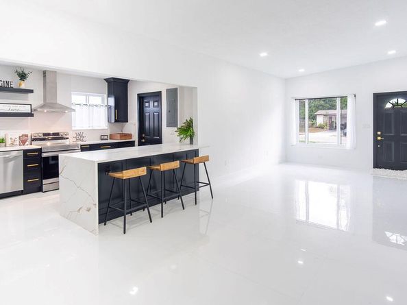 6370 Plunkett Street, Hollywood FL 33023