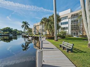 3000 NE 16th Ave 305, Oakland Park FL 33334