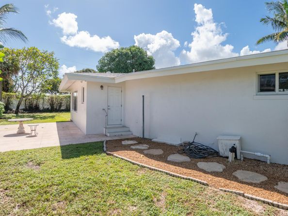 7504 Pine Tree Lane, Lake Clarke Shores FL 33406