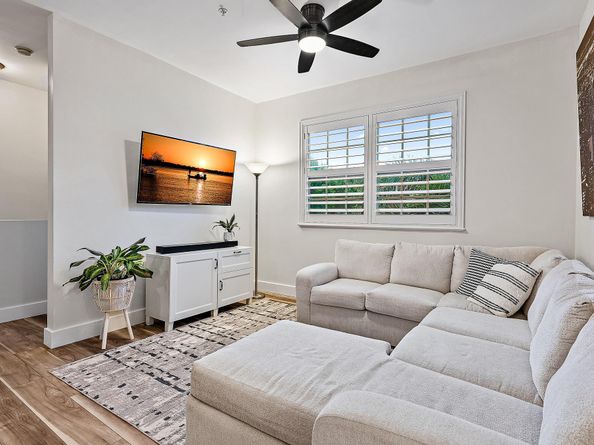 105 Lighthouse Circle J, Tequesta FL 33469