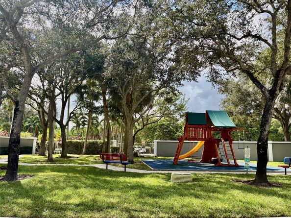 745 NW 132nd Ter 745, Plantation FL 33325