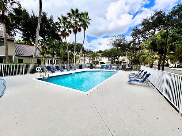 745 NW 132nd Ter 745, Plantation FL 33325