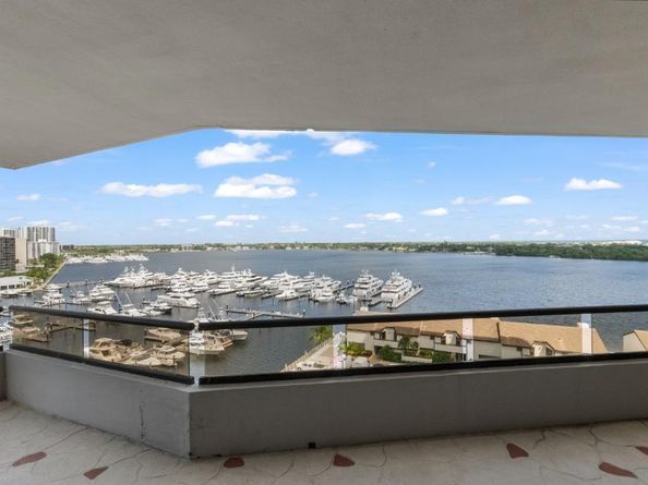 100 Lakeshore Drive 856, North Palm Beach FL 33408