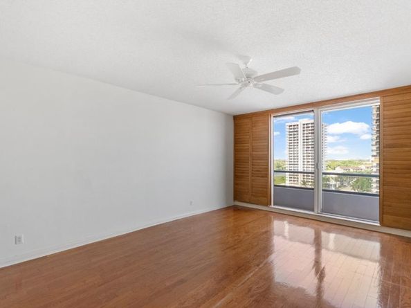 100 Lakeshore Drive 856, North Palm Beach FL 33408