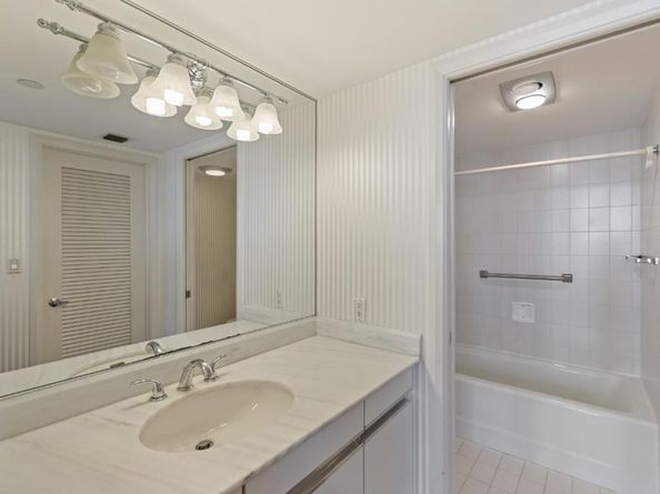 100 Lakeshore Drive 856, North Palm Beach FL 33408