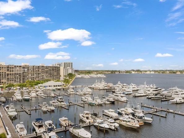 100 Lakeshore Drive 856, North Palm Beach FL 33408