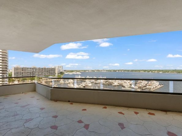 100 Lakeshore Drive 856, North Palm Beach FL 33408