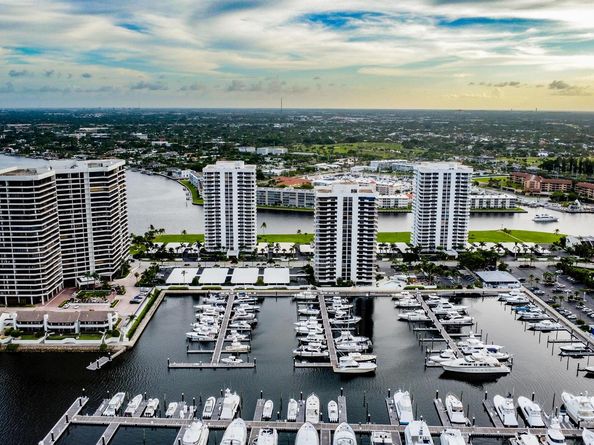 100 Lakeshore Drive 856, North Palm Beach FL 33408