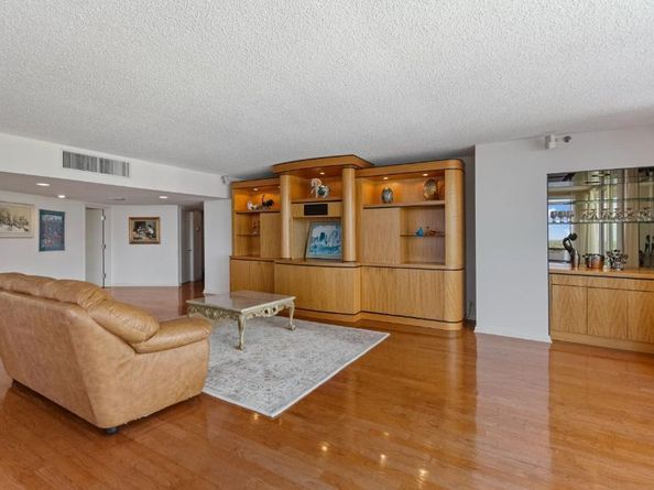 100 Lakeshore Drive 856, North Palm Beach FL 33408