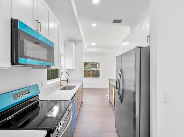 1410 SW 85th Avenue, Pembroke Pines FL 33025