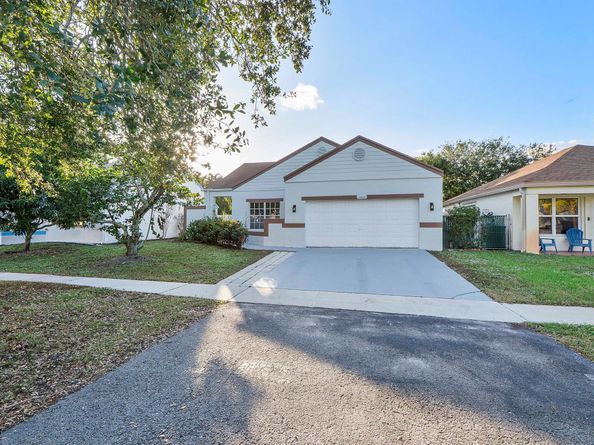 1410 SW 85th Avenue, Pembroke Pines FL 33025