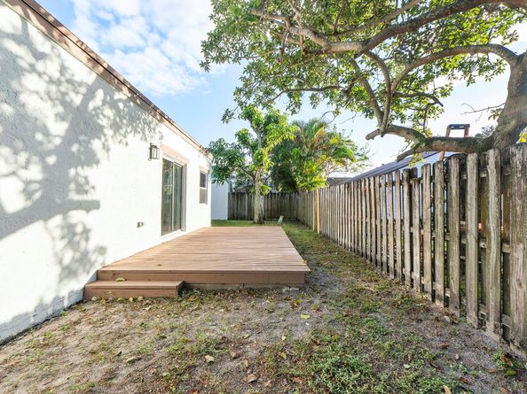 1410 SW 85th Avenue, Pembroke Pines FL 33025