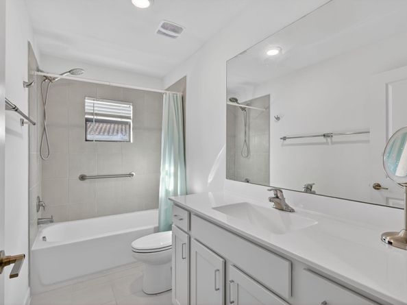 1011 Willow Place, Riviera Beach FL 33410