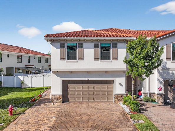 1011 Willow Place, Riviera Beach FL 33410