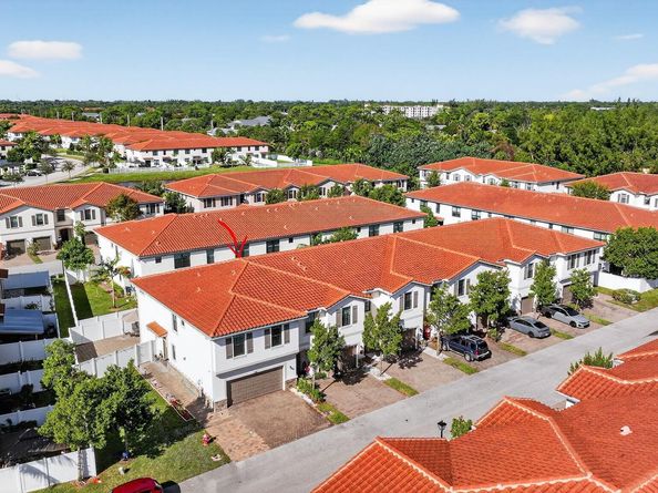 1011 Willow Place, Riviera Beach FL 33410