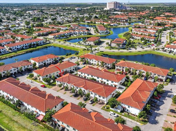 1011 Willow Place, Riviera Beach FL 33410