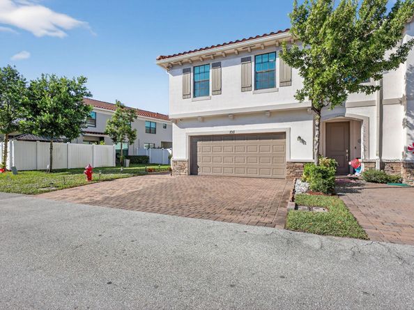 1011 Willow Place, Riviera Beach FL 33410