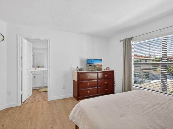 1011 Willow Place, Riviera Beach FL 33410