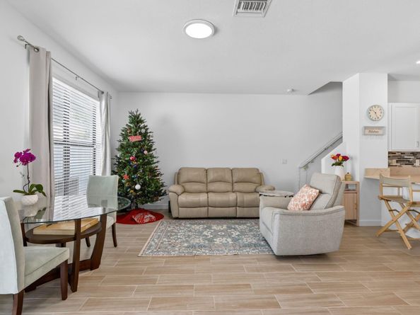 1011 Willow Place, Riviera Beach FL 33410