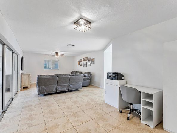 2757 NW 83rd Ter, Coral Springs FL 33065