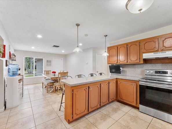 2757 NW 83rd Ter, Coral Springs FL 33065