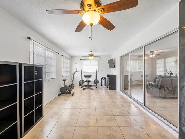 2757 NW 83rd Ter, Coral Springs FL 33065