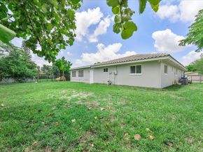 2757 NW 83rd Ter, Coral Springs FL 33065