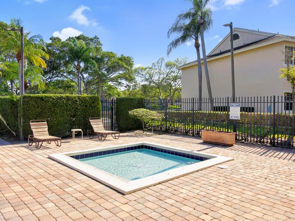 671 Cypress Lake Boulevard D21, Deerfield Beach FL 33064