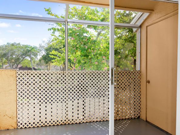 671 Cypress Lake Boulevard D21, Deerfield Beach FL 33064
