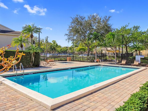 671 Cypress Lake Boulevard D21, Deerfield Beach FL 33064