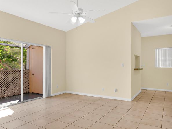 671 Cypress Lake Boulevard D21, Deerfield Beach FL 33064