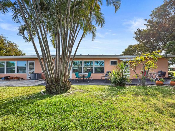 215 N High Point Boulevard B, Boynton Beach FL 33435